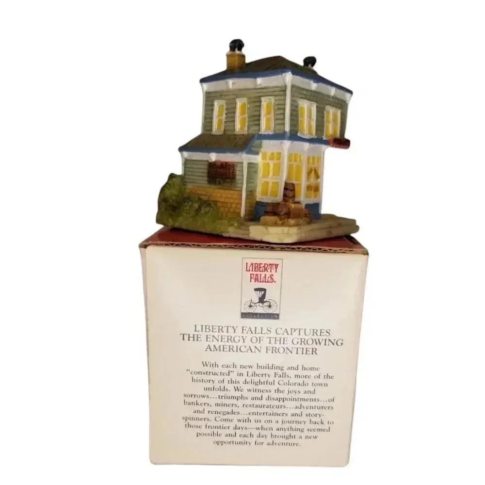 Liberty Falls Collect Howard's Hardware AH103 Figurine - Picture 5 of 7